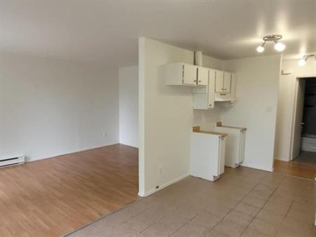 BEAU 3 1/2 - LACOLLE (1er JUILLET)