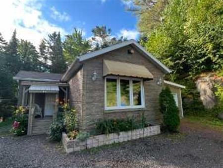 Maison de 2 chambres et 2 salles de bain