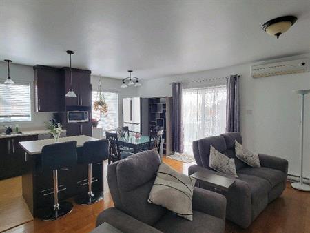 Appartement-condo en location-ascenseur