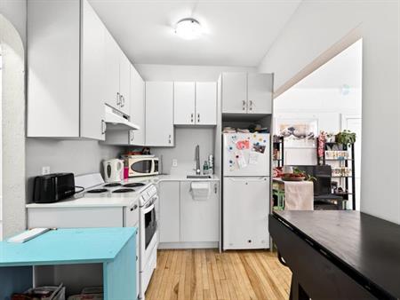 Spacieux Et Lumineux Authentique