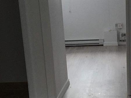 2 1/2 Rénové, Tout Inclus,2min Pied IUCPQ,10min Pied UL