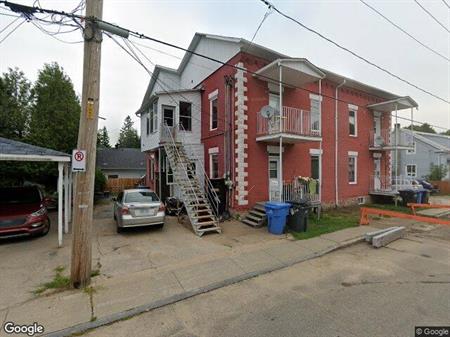 Beau 4 1/2 Dans Quartier Tranquille