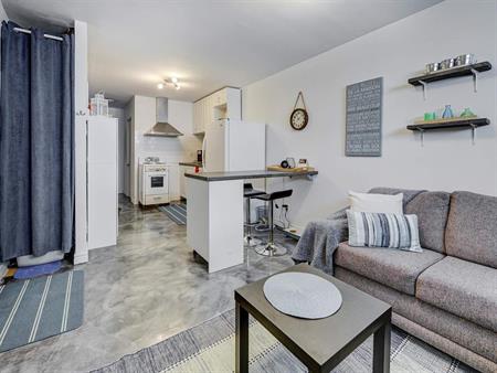 1 CH - 1 SDB - Québec - $950 /mo