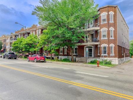 MAGNIFIQUE CONDO 3 1/2 A MONTCALM