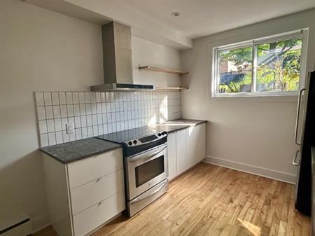 Studio à louer incluant 5 électroménagers – disponible 1er mai 2026