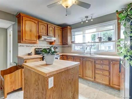 41/2 à Ste-Thérèse,+ stationnement+jardin ,Dispo tout de suite