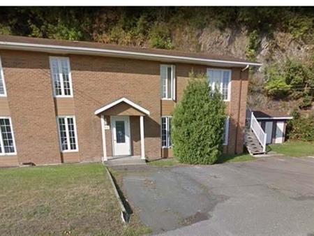 4 1/2 à Louer - RÉNO EN COURS