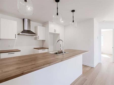 Superbe Unité De 5 1/2 Disponible