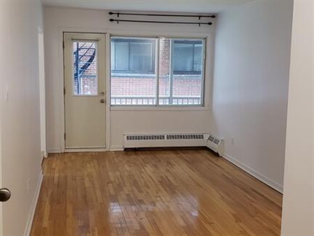 3 1/2 Rénové Chauffé/Eau Chaude