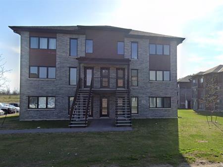 270 Amsterdam (Hull) Grand Logement Tout Près D'Ottawa