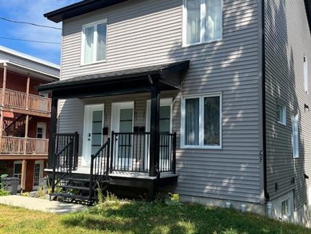 3 ½ Moderne Et Bien Situé à Sherbrooke