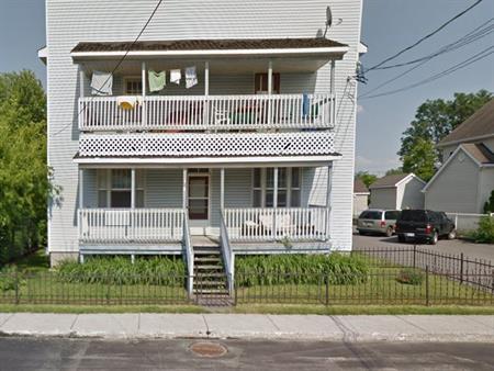 98 Rue Fernand-Arvisais (Gatineau) Spacieux 4 1/2