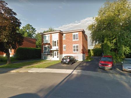 2 1/2 a louer a St-Jerome.