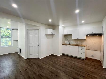 Beau 4 ½ rénové en face du métro LaSalle, Verdun