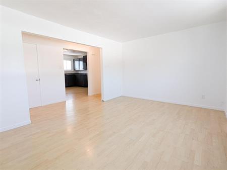 Immeuble - 1440 Rue LaRocque Grand 5 1/2 à Louer