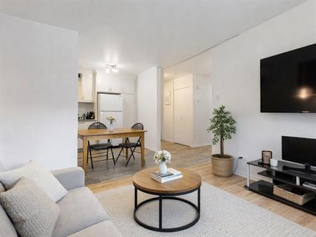 4 1/2 LIBRE À PARTIR DU 1ER AVRIL 2026