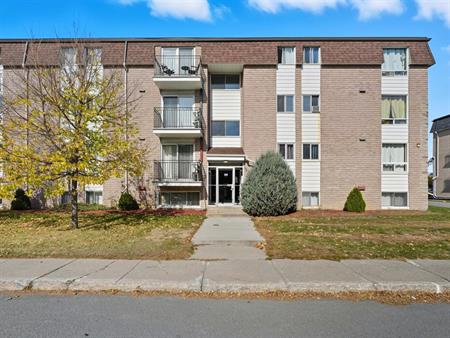 26 Rue D'Orléans (Gatineau) Magnifique 2 Chambres (chauffé/éclairé)