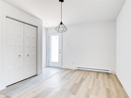 3 ½, 4 ½ & 5 ½ NEUFS À SAINT-JACQUES