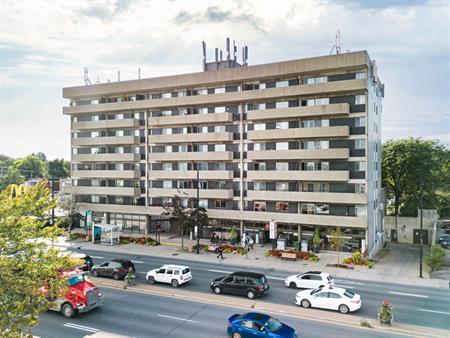 1 Bedroom Available At 6465 East Sherbrooke Street, Montreal - 6465 East Sherbrooke Street, Montréal