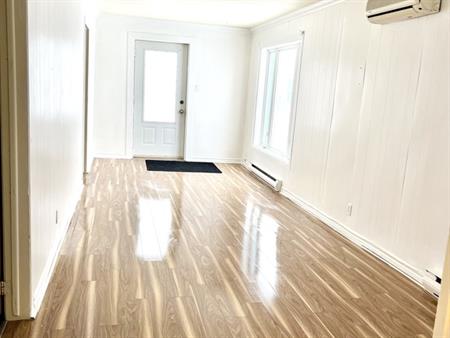 4 1/2 RDC+Sous-sol Semi Fini 1299$ Jusq