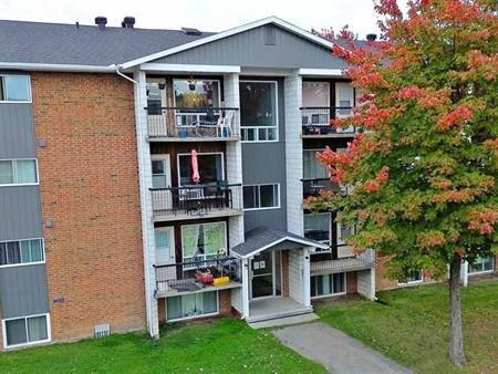 5½ RÉNOVÉ|INTERNET-CHAUFFAGE-EAU CHAUDE