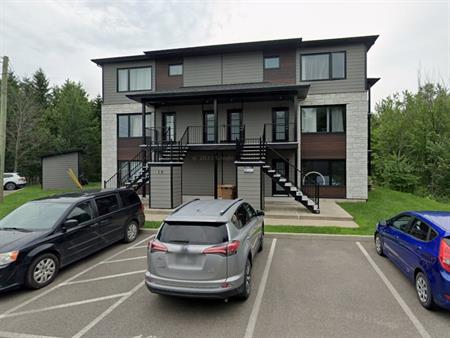 Grand 5 1/2 Disponible Pour Juillet