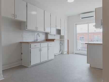 CHARMANT 3 1⁄2 + BUREAU – ROSEMONT