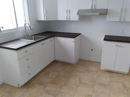 Mercier: 4 ½ Rénové, Chauffer-eau Chaude