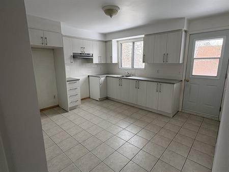 3 1/2 Avec 2 Balcons