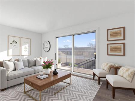 1 Bed, 1 Bath - 4761 Rue Hochelaga, Montréal