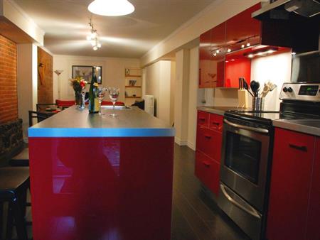 5mn à pied métro Sherbrooke; 4 1/2 meublé tout inclus;