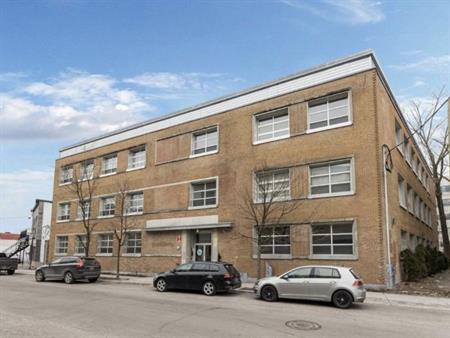 2 1/2 - Montréal (Petite-Italie) - 2 500 $/mois