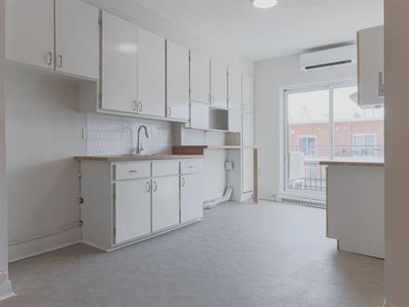 ✨ CHARMANT 3 ½ + BUREAU À LOUER – ROSEMONT ✨ DISPONIBLE DÈS MAINTENANT.