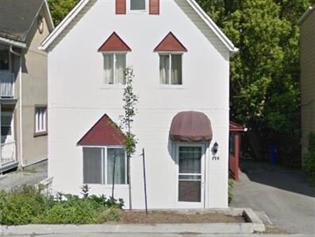 (Hull) Spacieux Logement De 2 Chambres