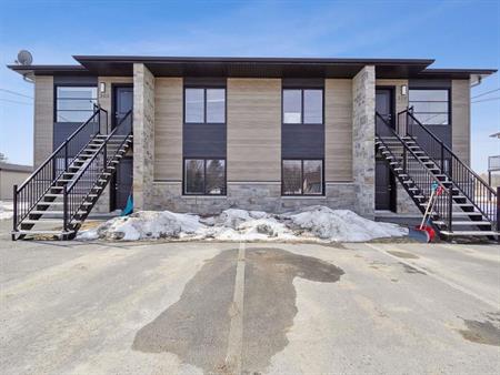 Magnifique 4 1/2 à PAPINEAUVILLE