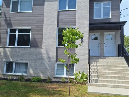 Grand 4.5 A Louer Waterloo