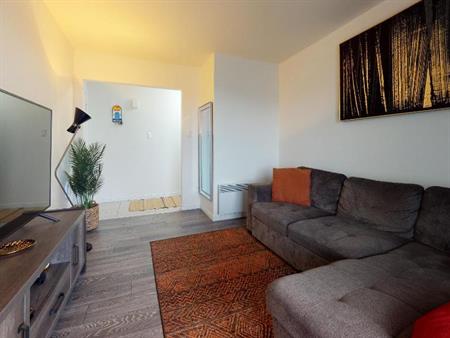 4 ½ LIBRE LE 1ER JUILLET ET LE 1ER AOÛT À BEAUPORT