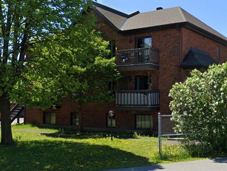 24 Rue Du Sommet (Hull) Super Appartement De 2 Cc