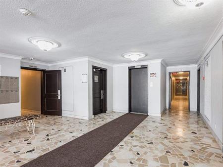 Superbe Appartement 4 1/2 Situé Au Cœur De LaSalle!