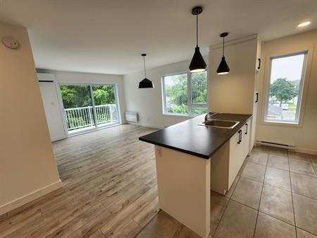 **3 ½ Avec BUREAU** Au Cœur De Ste-Foy