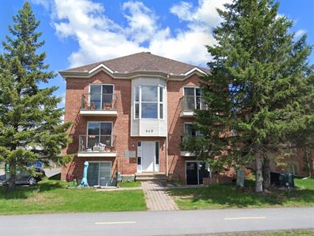 2 CH - 1 SDB - Gatineau - $1,450 /mo