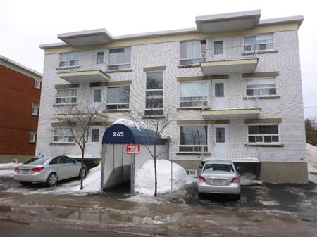 Grand logement 6 1/2 à louer - 2 étages - Limoilou