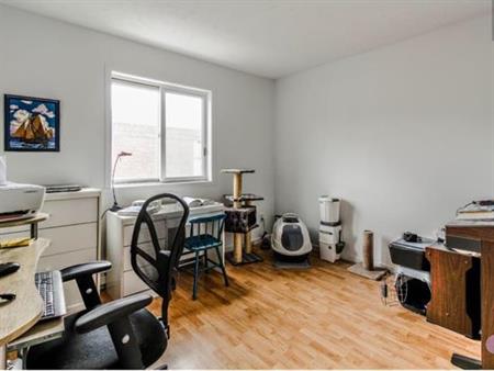 Très beau 4 1/2 - Location 1er mai - Emplacement idéal!