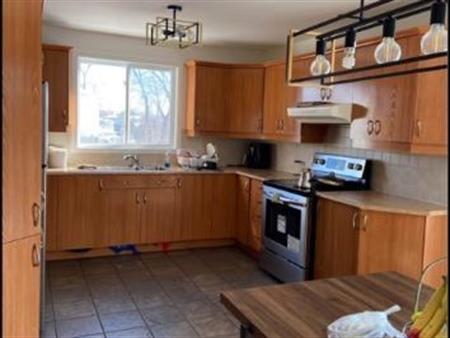 Spacieux 5 1/2 a St Hubert