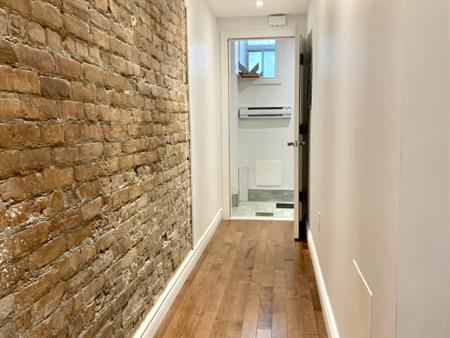 Downtown - Furnished 3 1/2 For Rent