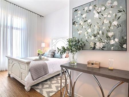 55 Et Plus, Très Grand Appartement