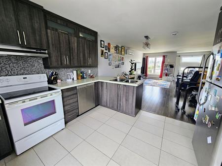 Magnifique 4 1/2 Triplex Blainville