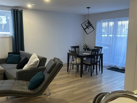 4 ½ Style Condo à Louer