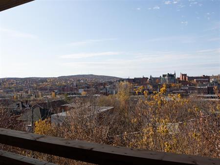 Immeuble - 221-233 King Est Grand 5 ½ à Louer – Cégep