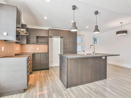 Charmant 3.5 Inclu WIFI, PARK, Locker